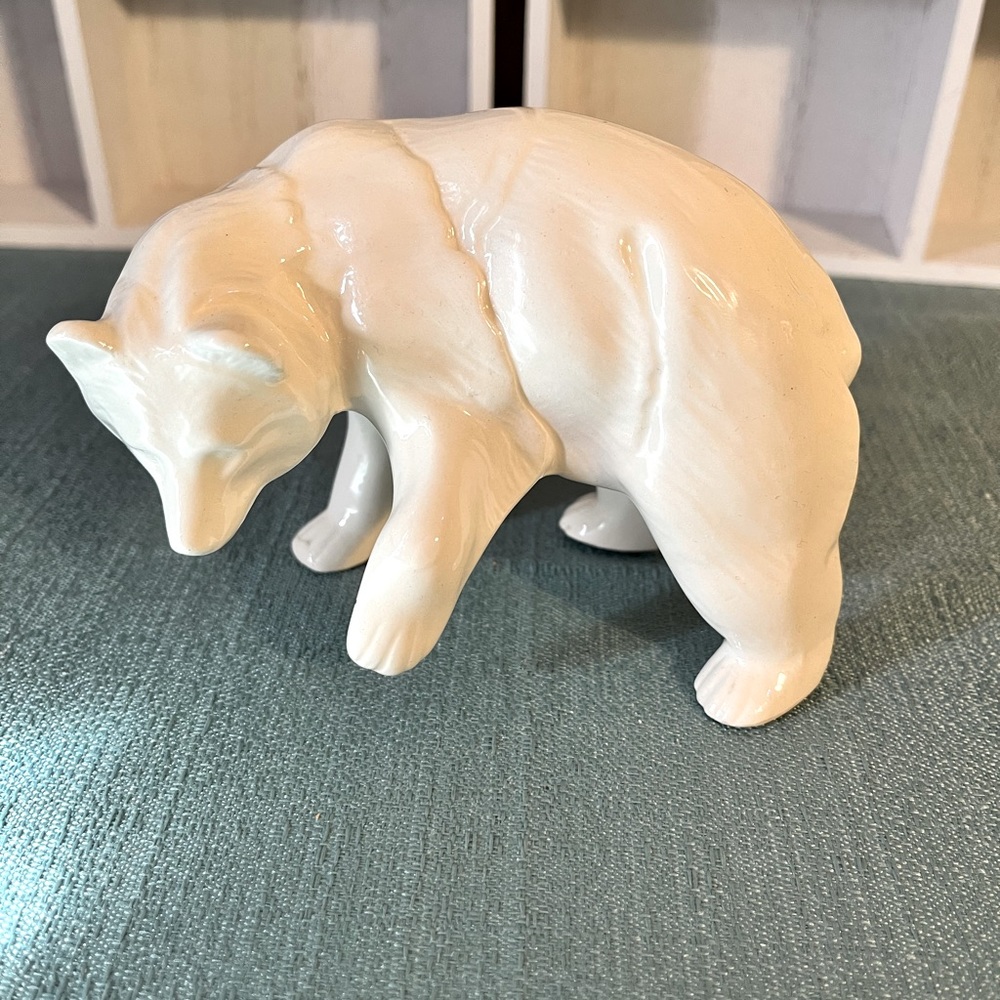 Handcrafted Vintage Polar Bear signed BD Dated 6/29/85